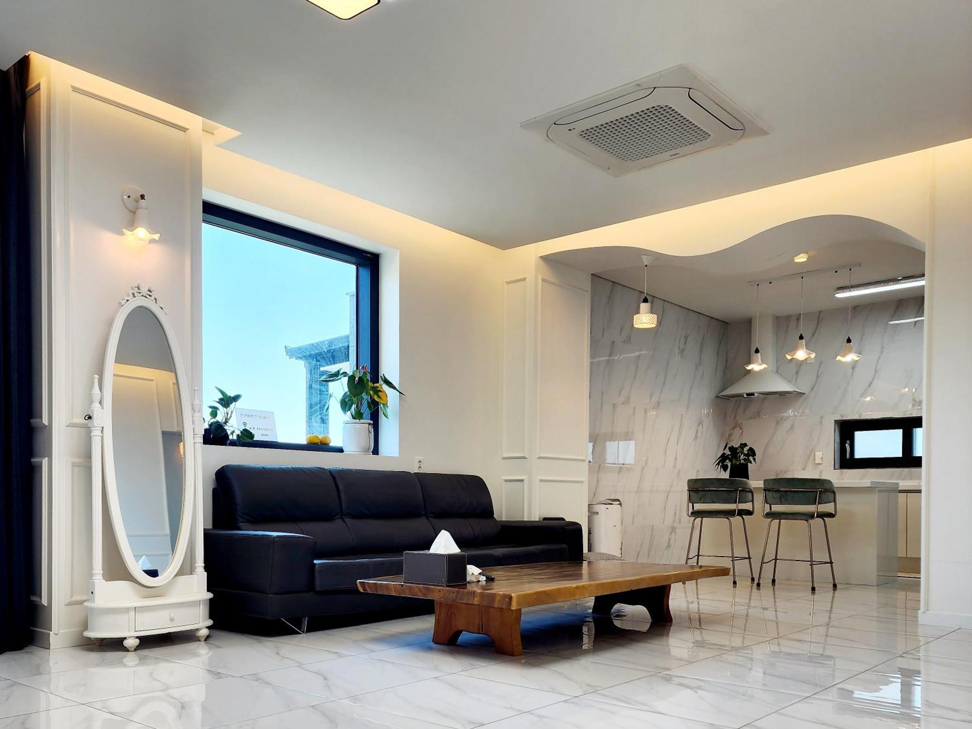 Pureun Jeju Pension Seogwipo Ngoại thất bức ảnh
